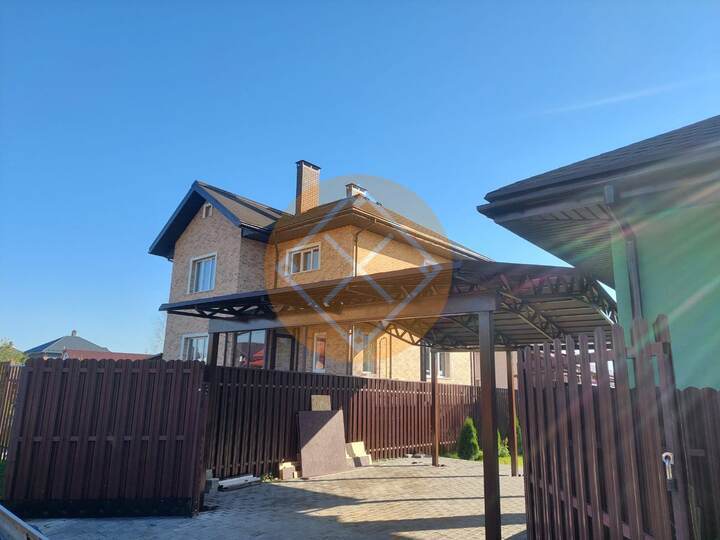 навес с двускатными фермами